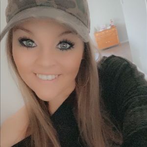 Meet your Posher, Lacey